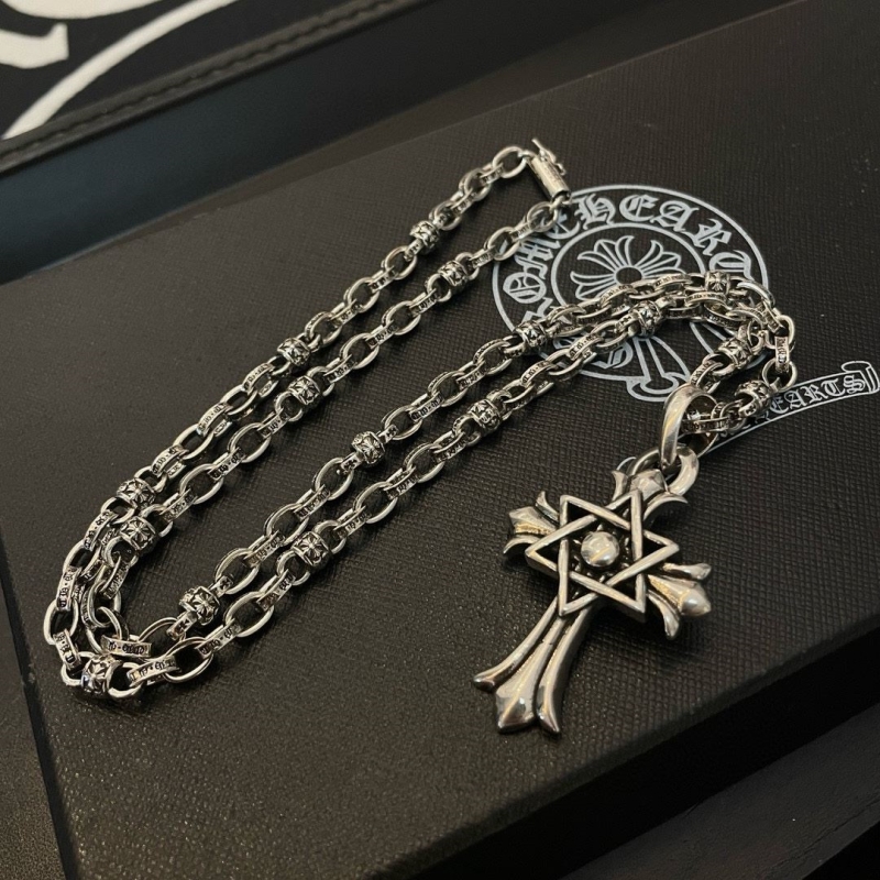 Ch*0me He**ts necklaces